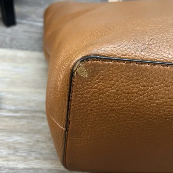 Michael Kors Bedford Medium Pebbled Acorn Colored Tote! Preowned!! - Picture 5 of 9